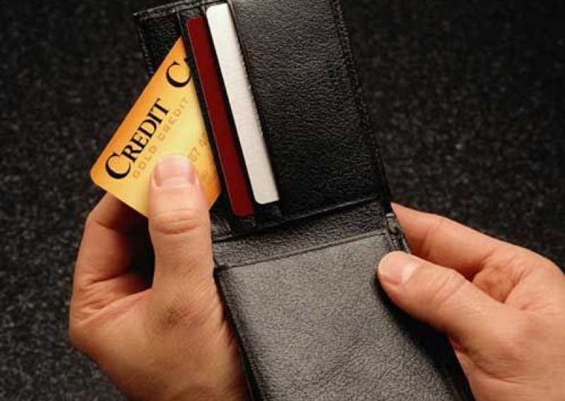 PBZ Card i Amex ukinuli gotovinske kredite