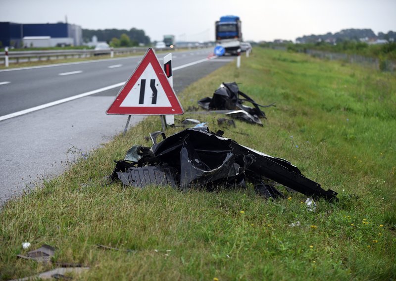 Nesreća na A3: Od BMW-a nije ostalo ništa, žena u krvi došla na benzinsku