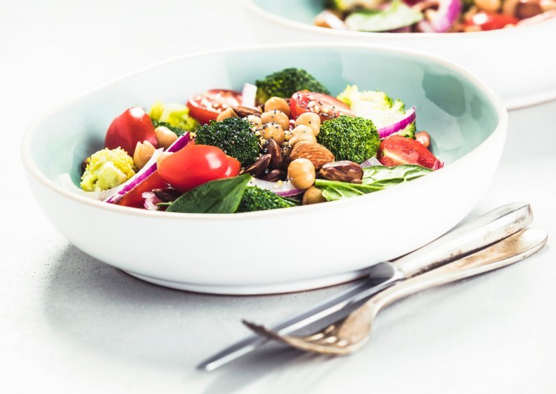 Gotova u tren oka: Ova zdrava i ukusna salata idealna je za ljetne dane