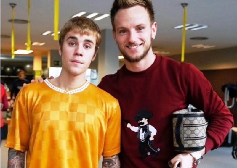 Bieber zvijezdama Barce pokazao da ima dara za nogomet