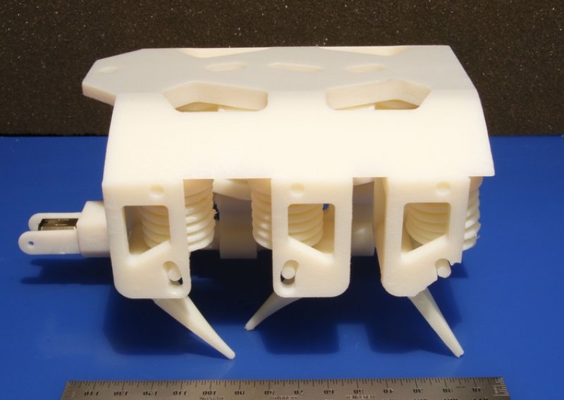 Prvi put 3D isprintali funkcionalnog robota u komadu