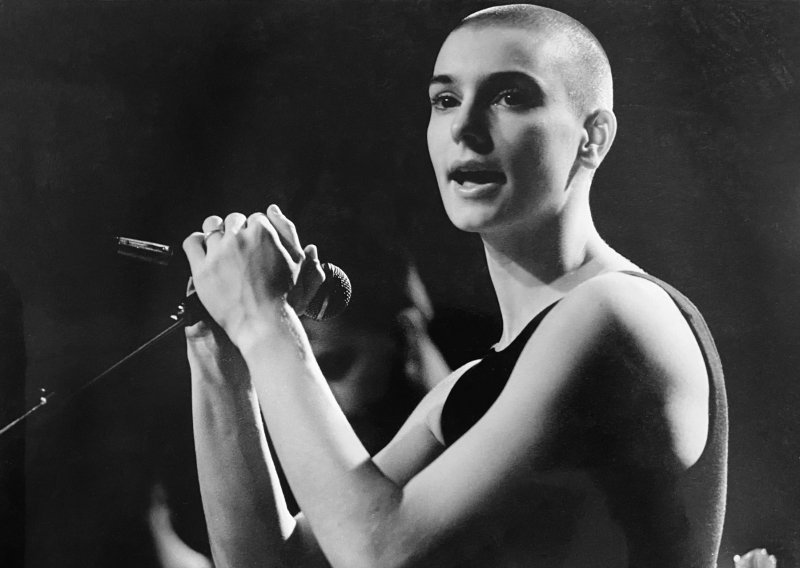 Što se dogodilo kad je Sinéad O'Connor uživo na TV-u poderala sliku pape