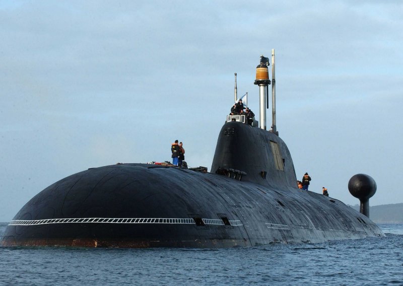 Iran porinuo podmornicu i razarač u Perzijski zaljev