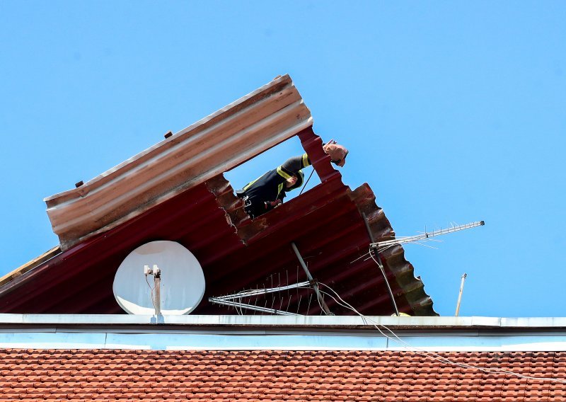 Pao dok je popravljao krov, teško ozlijeđen: Oprez pri sanaciji