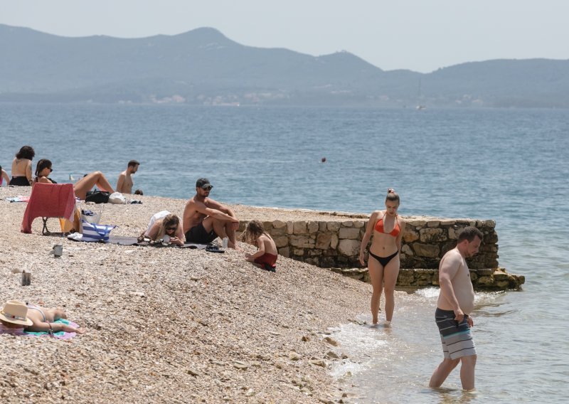 Trojica Zadrana na plaži mlatili šestoricu Nijemaca, jedan završio u zatvoru