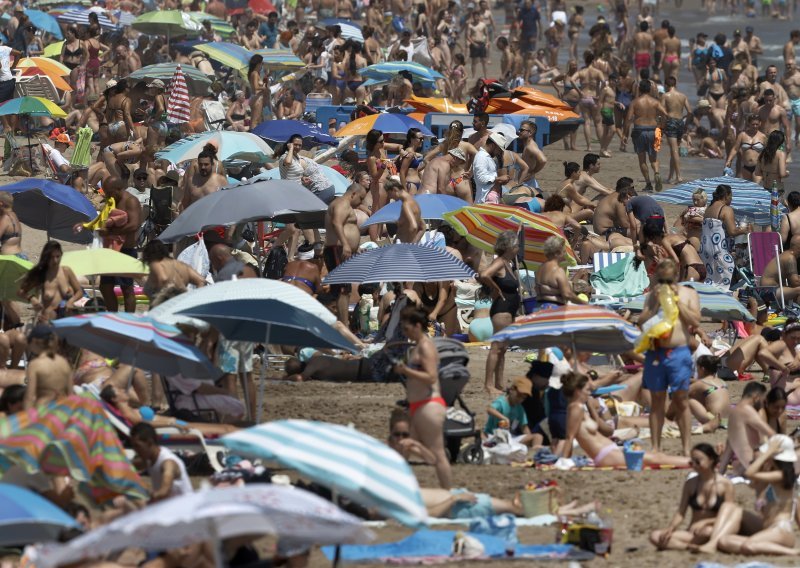 Ostavili ste ručnik na plaži? To bi vas od sada moglo koštati 300 eura