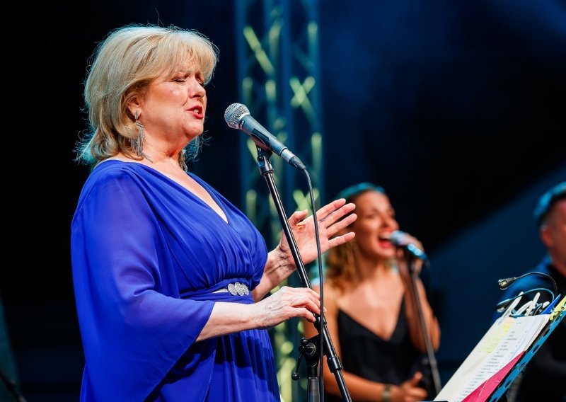 Jasna Zlokić u čast Oliveru održala emotivan koncert na Korčuli