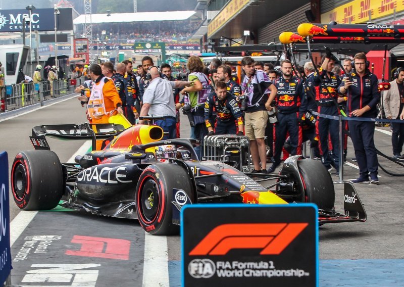 Max Verstappen na udaru fanova F1 zbog ponižavanja kolega