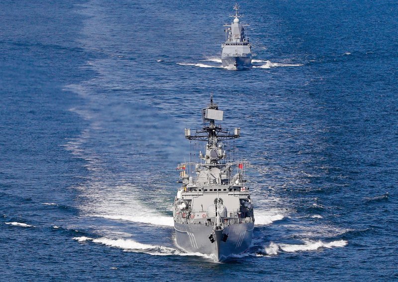 Ruska mornarica započela s manevrima u moru okruženom NATO članicama