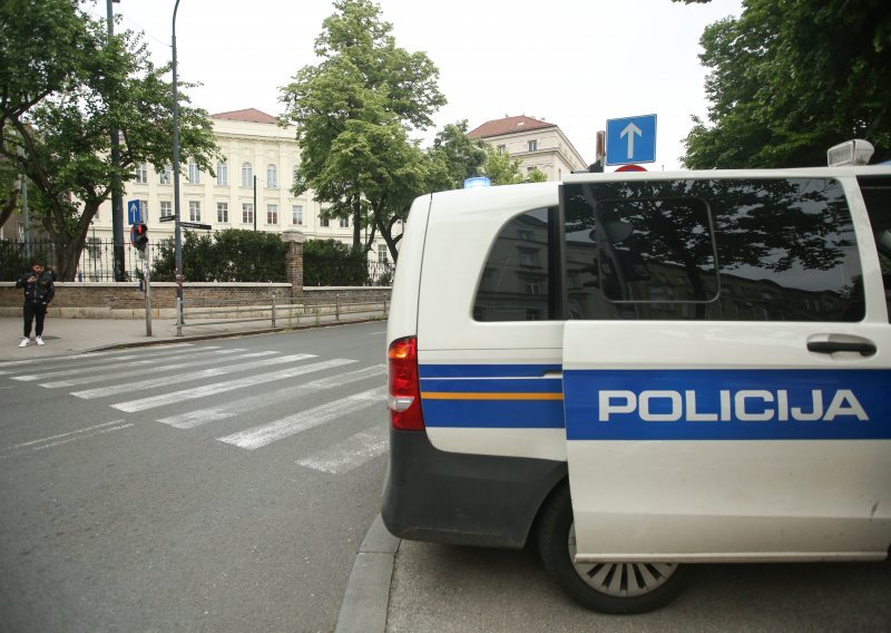Trojica maloljetnika koja su premlatili mladića u Zagrebu ostaju u pritvoru