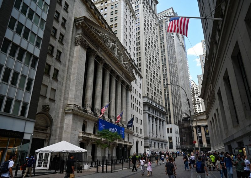 Wall Street pada, europske burze rastu nakon najave ECB-a