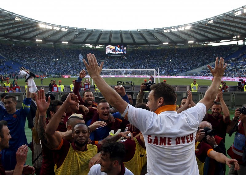 Roma u  vatrenom derbiju izborila Ligu prvaka!
