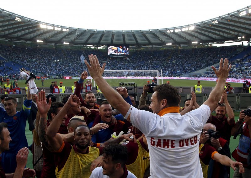 Roma u vatrenom derbiju izborila Ligu prvaka!
