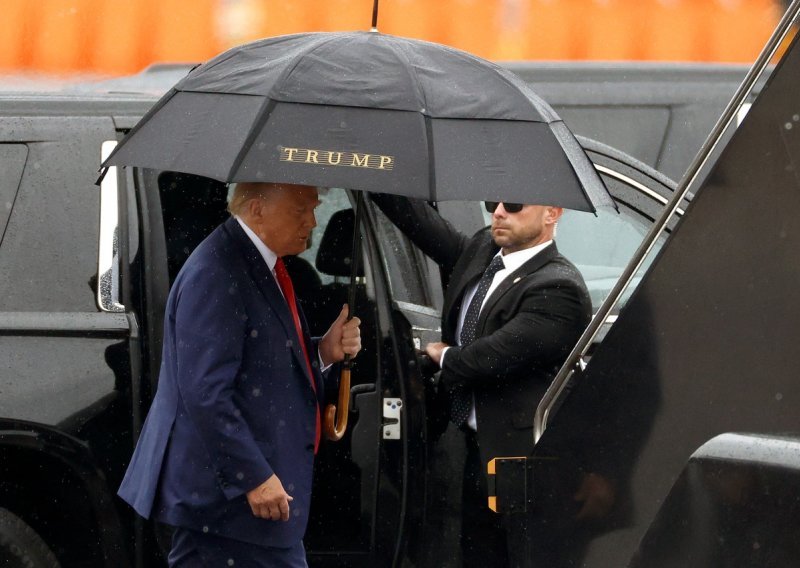 Biden komentirao Trumpovu zatvorsku fotografiju: 'Zgodan tip'