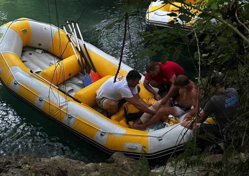 Incident na Cetini: HGSS i troje čuvara spasili ozlijeđenog vodiča rafting tura