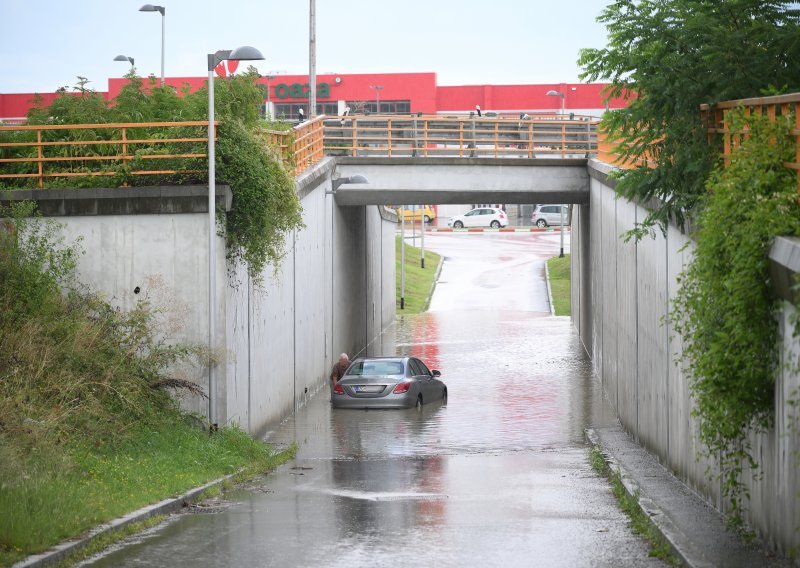 Sve službe u Zagrebu u pripravnosti: Ne ulazite u vodu dublju od 25 centimetara!