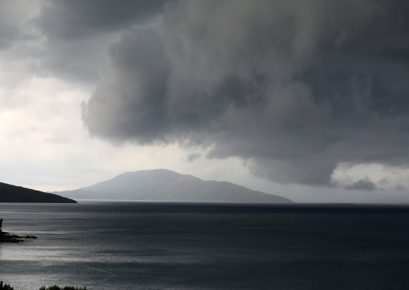 Pogledajte zastrašujuće oblake koji su se nadvili nad sjeverni Jadran