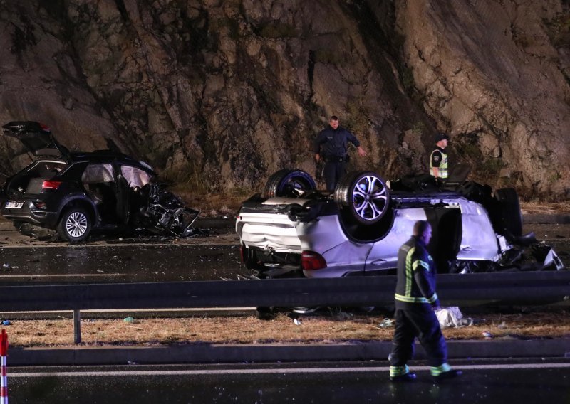 Troje mrtvih u sudaru dva vozila na autocesti A1
