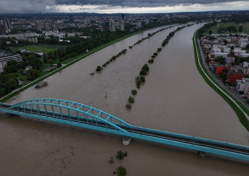 Pogledajte kako izgleda Sava u Zagrebu nakon dolaska golemog vodenog vala