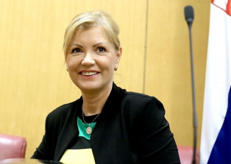 Ministrica Juretić sklopila ugovor sa svojom udrugom