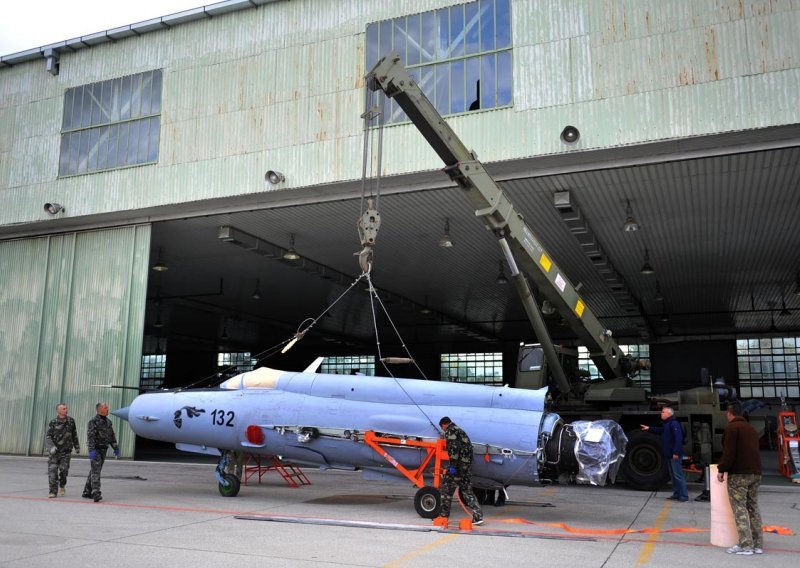 Demo i Linić Strenja traže osnivanje povjerenstva za istragu remonta MiG-ova