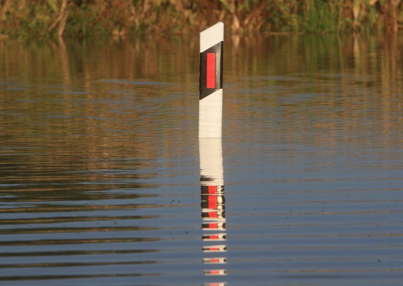 Srušen rekord vodostaja Drave kod Botova, prometnice poplavljene