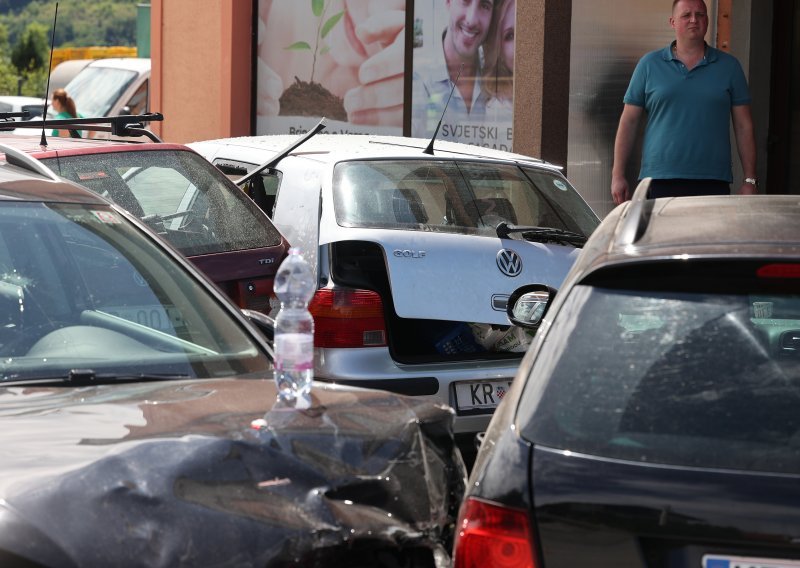 Krš i lom u Krapini: Pokosio automobile i pješake, stradale dvije osobe