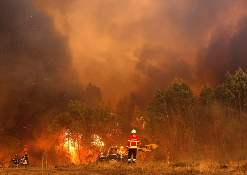 Nekoliko požara gori u Portugalu, više od 1000 vatrogasaca na terenu