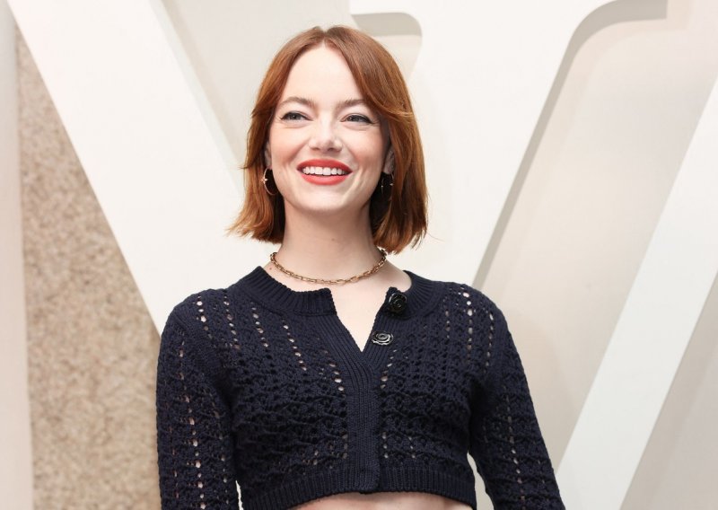 Više nije crvenokosa: Emma Stone otkrila novi imidž i brojne oduševila