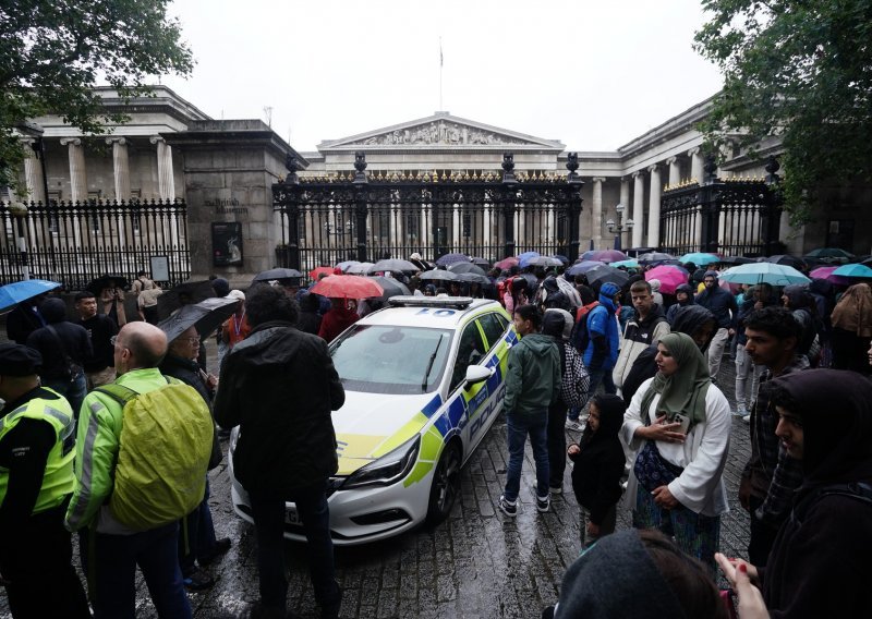 Muškarac izboden nožem na ulazu u British Museum, svi posjetitelji evakuirani