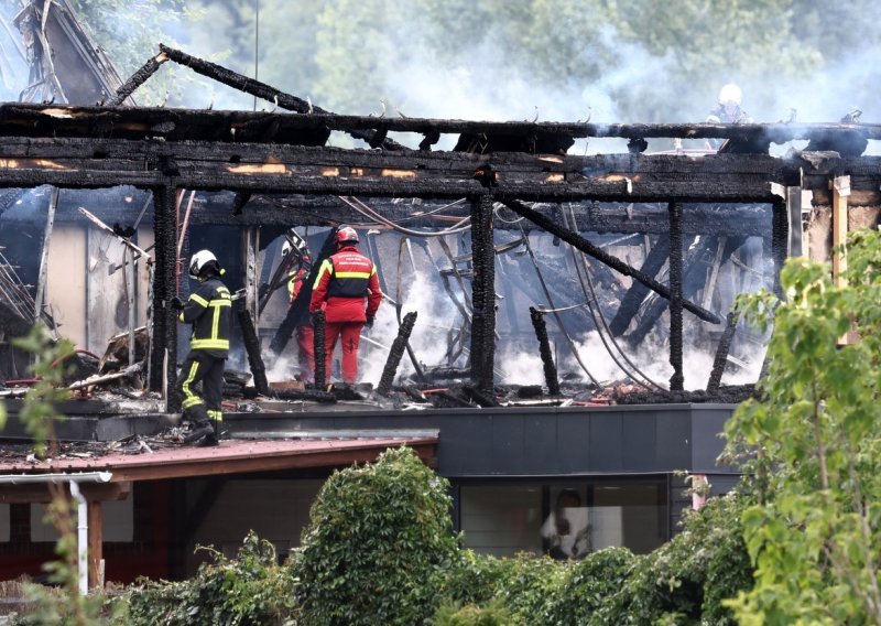 Na zgarištu francuskog odmarališta za invalide nakon požara pronađeno devet tijela