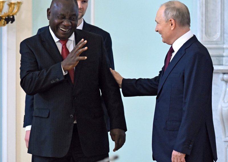 Putin ne ide na samit BRICS-a u Južnu Afriku, boji se da ga ne isporuče u Haag
