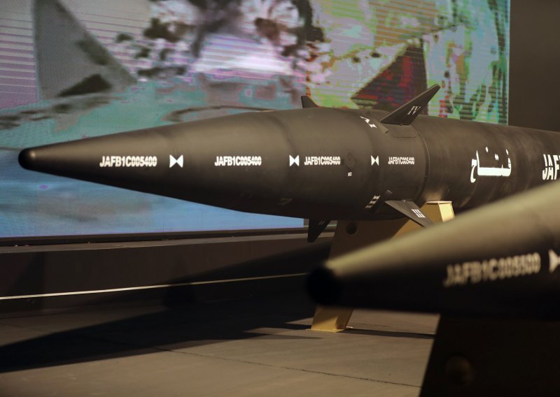 Iran tvrdi da može proizvesti hiperzvučnu raketu