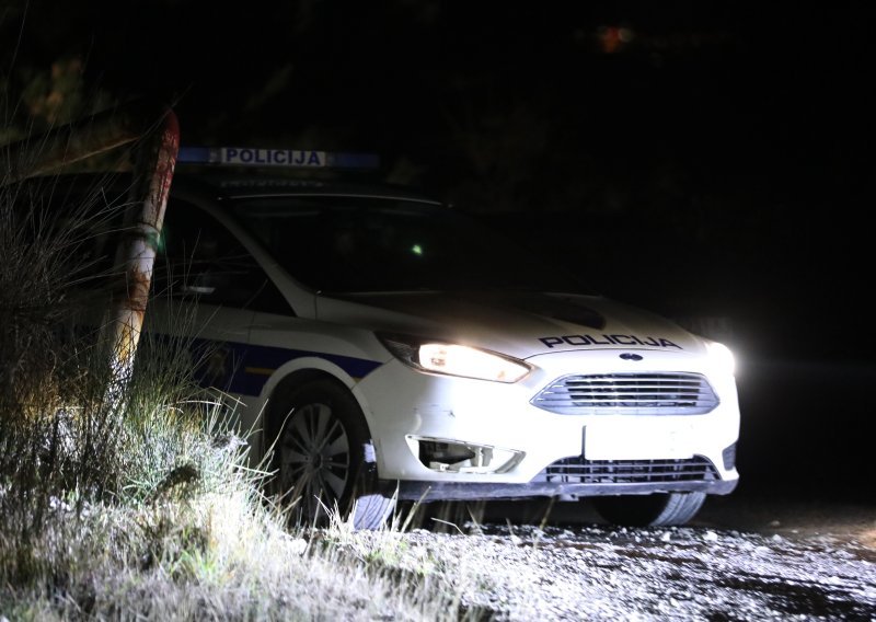 Splitska policija traži taksista kojeg je 20-godišnja Francuskinja prijavila za silovanje