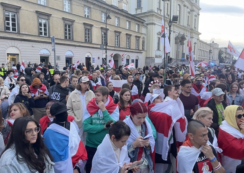 Bjeloruska oporba iz egzila u Varšavi marširala protiv Lukašenka