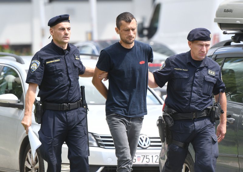 Muškarac osumnjičen za ubojstvo susjeda u Koprivnici izveden pred suca