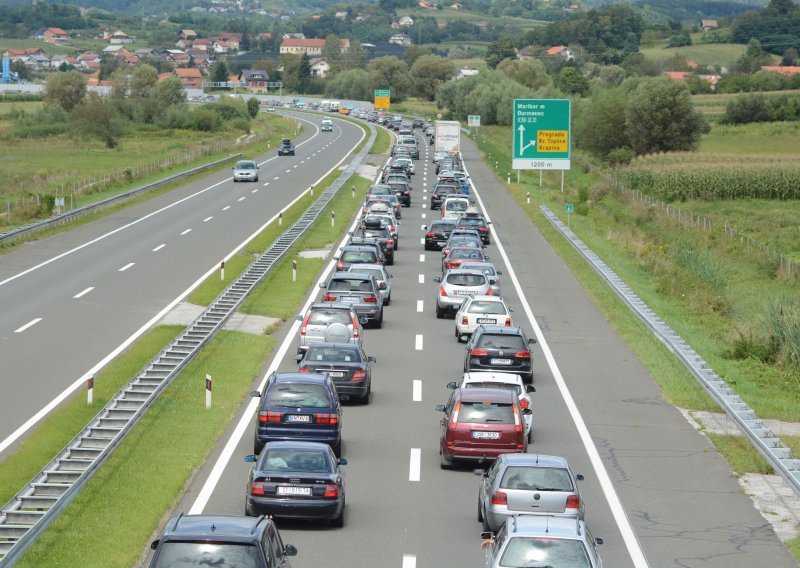HAK: Prometna nesreća na A2 poslije naplate Zaprešić