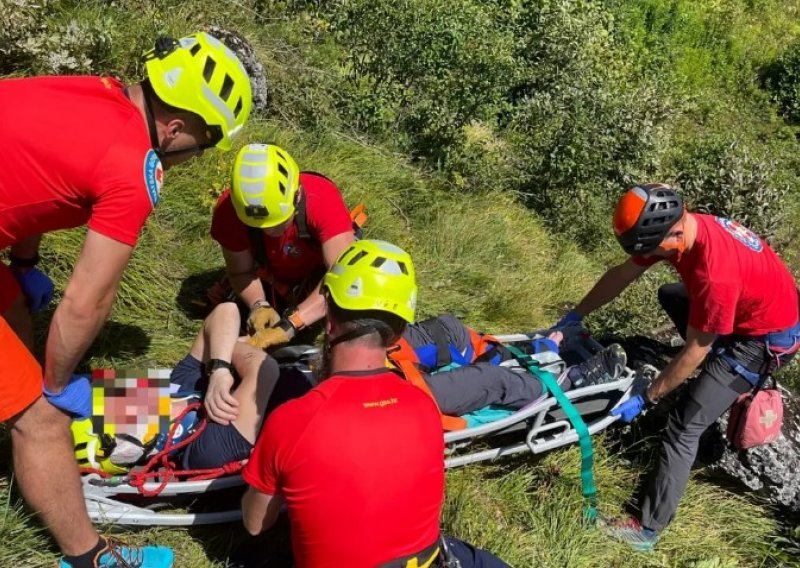 Paraglajder kod Varaždina pao i udario u stijenu, prevezen je u bolnicu