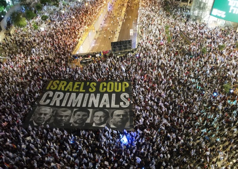 Deseci tisuća Izraelaca 32. subotu zaredom prosvjeduju protiv pravosudne reforme