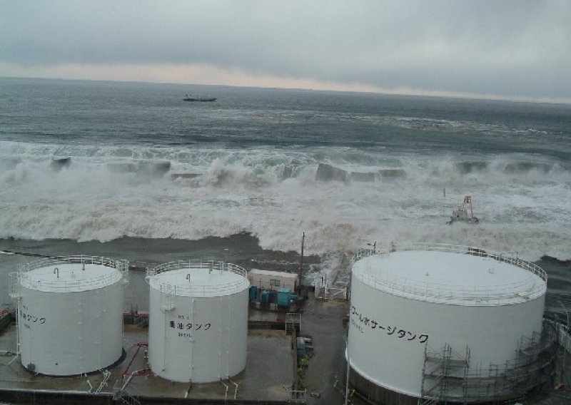 Japan počeo ispuštati vodu iz Fukushime u ocean