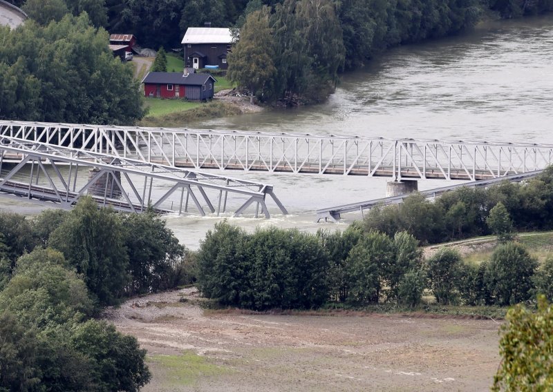 U Norveškoj se urušio važan željeznički most