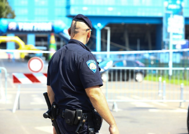Hrvatski policajci putuju u Grčku gdje gostuju Hajduk i Dinamo