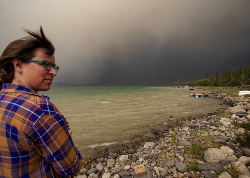 Kanadski Sjeverozapadni teritoriji proglasili izvanredno stanje zbog požara