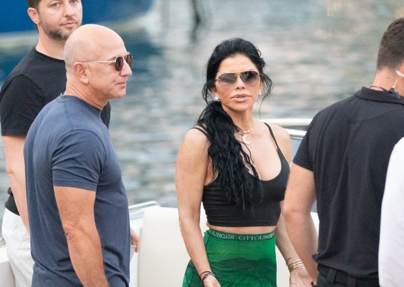 Jeff Bezos i zaručnica Lauren Sanchez prošetali Stradunom, s njima su Katy Perry i Orlando Bloom