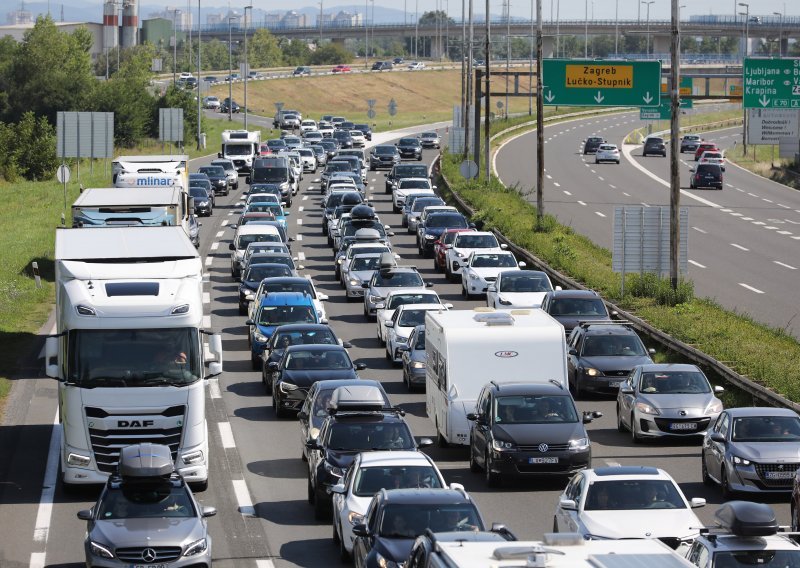 Prometne nesreće na A3 i A6; velike kolone na Lučkom, u Istri i pred Krkom