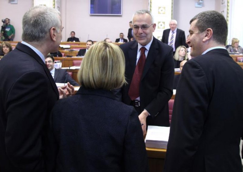 Raspisan referendum, raskol u koaliciji?!