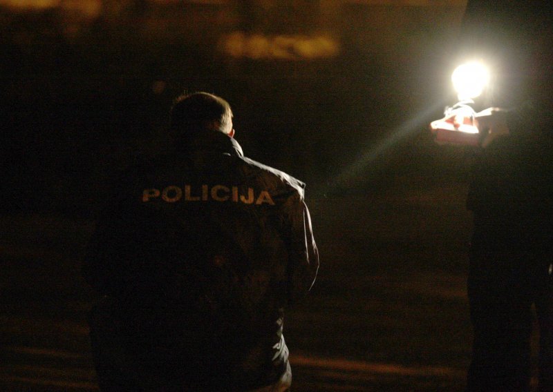 Policajac noćas upucao naoružanog obiteljskog nasilnika