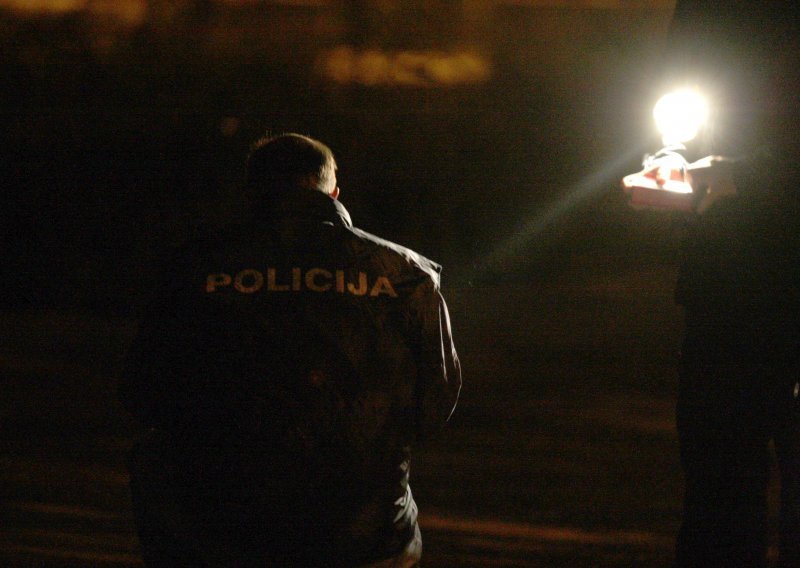 Policajac noćas upucao naoružanog obiteljskog nasilnika