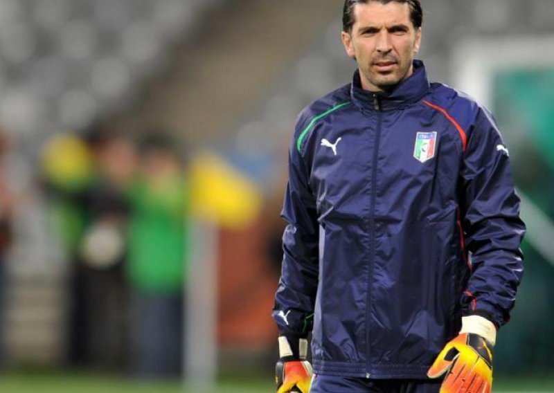 Buffon na operaciju, pauza četiri mjeseca