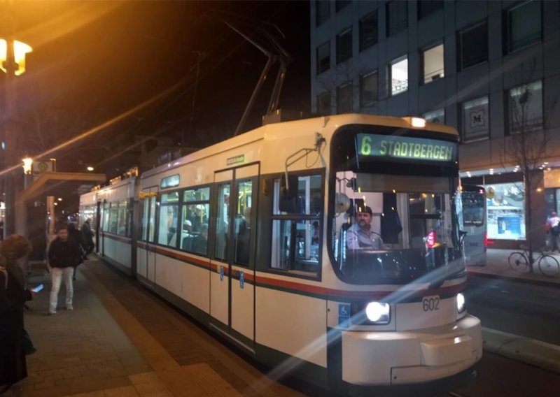 Stari između 15 i 20 godina: Ovo su tramvaji koji stižu u Zagreb